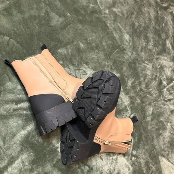 a new day Tan and Black Winter Boots - Picture 5 of 6